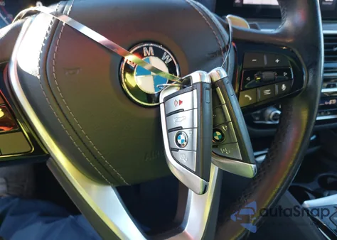 2020 BMW 530I z USA, uszkodzony, nr VIN WBAJR3C00LWW81976